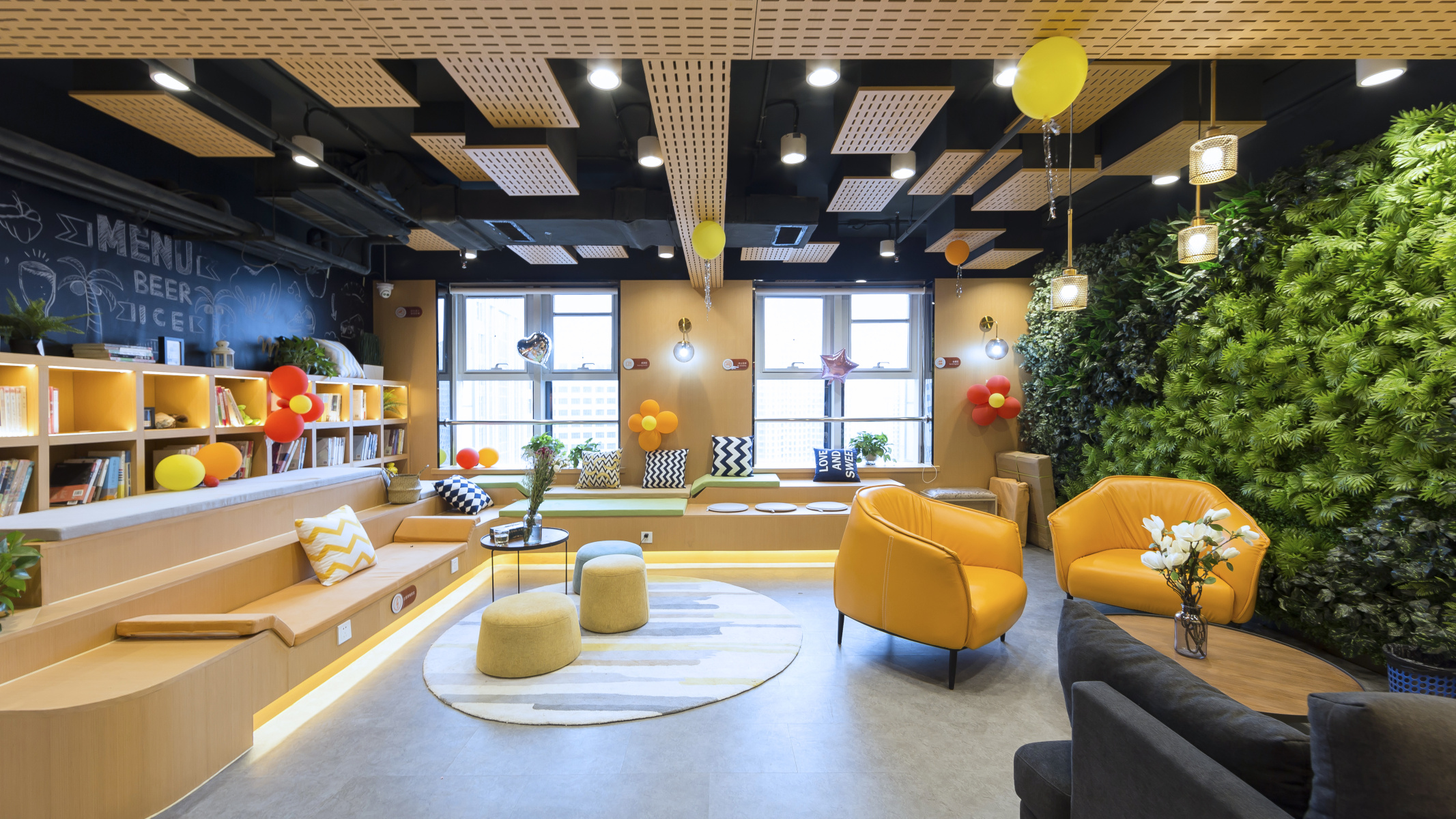 ������Ԣ���ϻ�԰·�ŵ깲���ռ�ʵ��